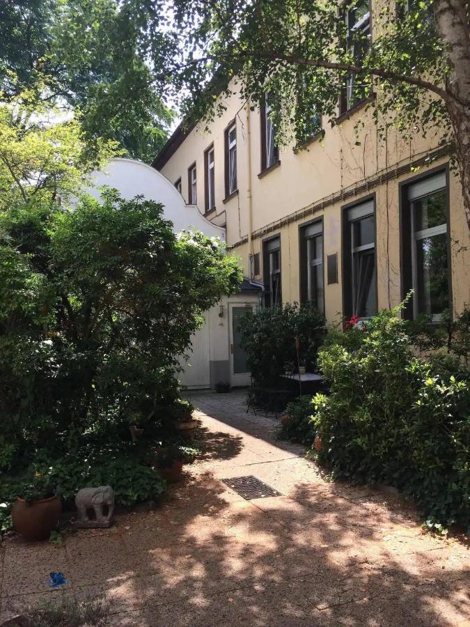 Ruhiges Office-Apartment Mit Kueche - Beuys Apartments Krefeld Dış mekan fotoğraf